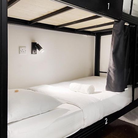 Pine Armenian Hostel George Town Bagian luar foto