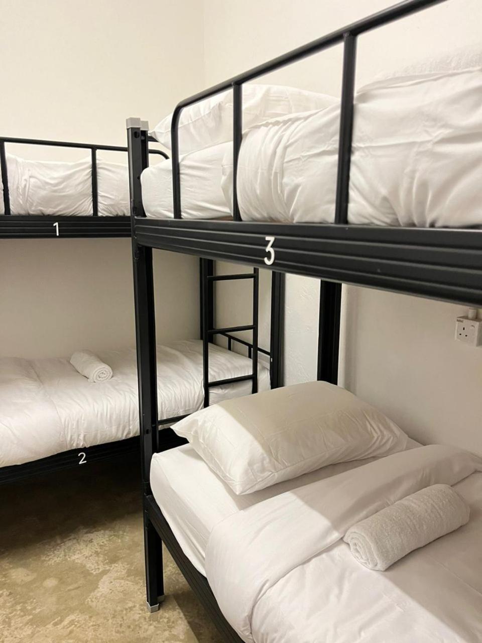 Pine Armenian Hostel George Town Bagian luar foto