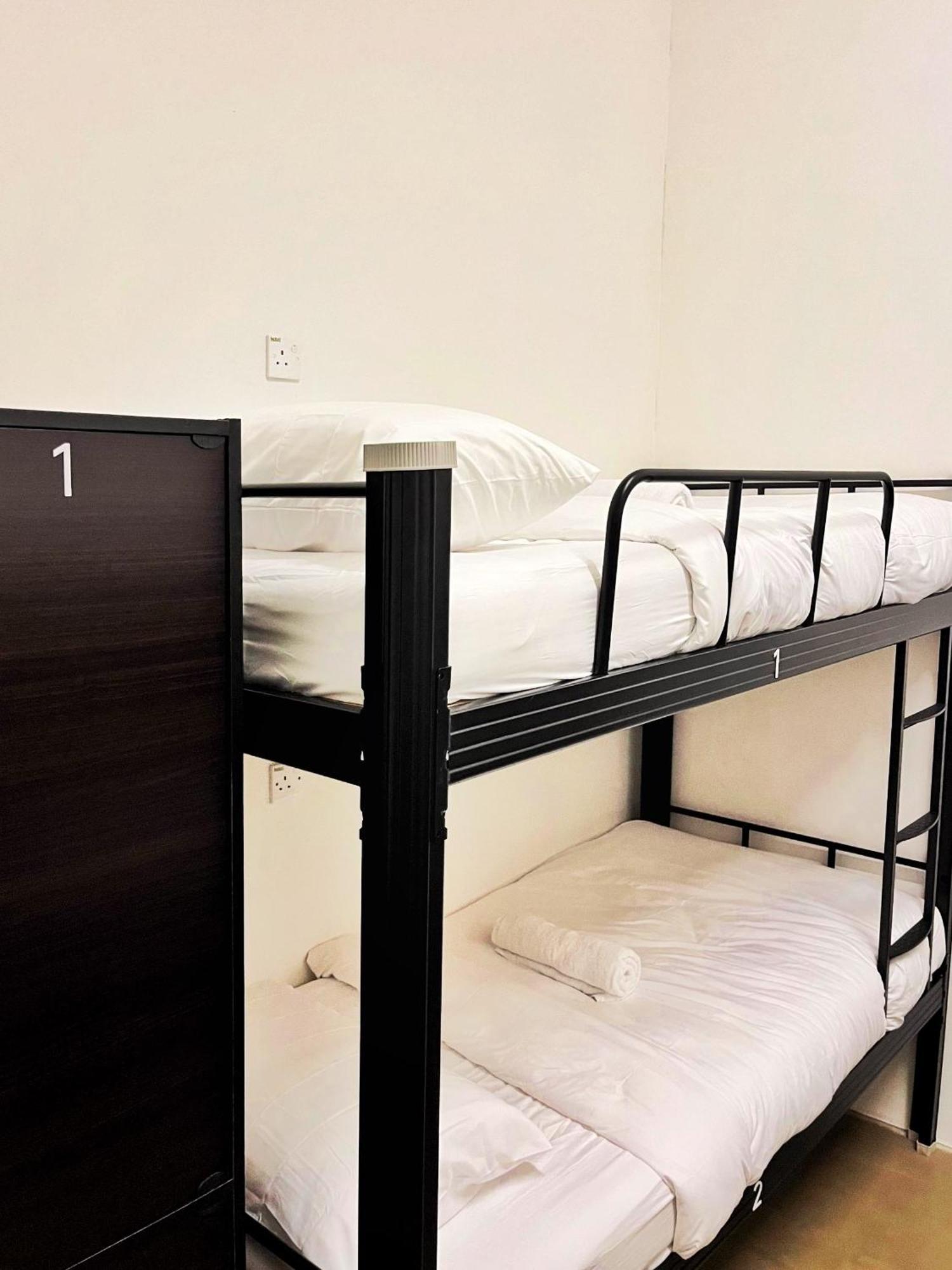 Pine Armenian Hostel George Town Bagian luar foto