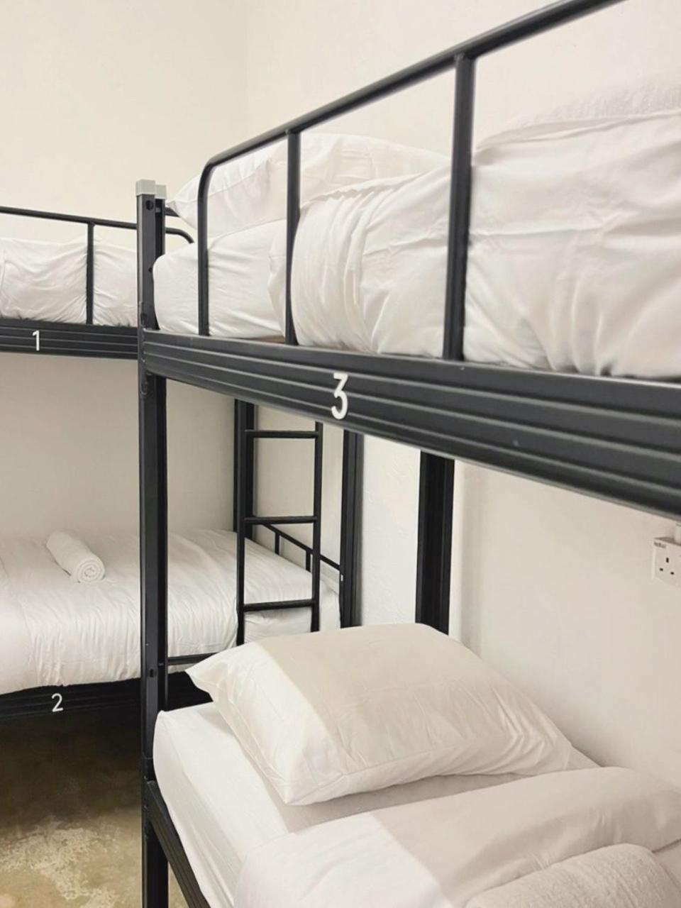 Pine Armenian Hostel George Town Bagian luar foto