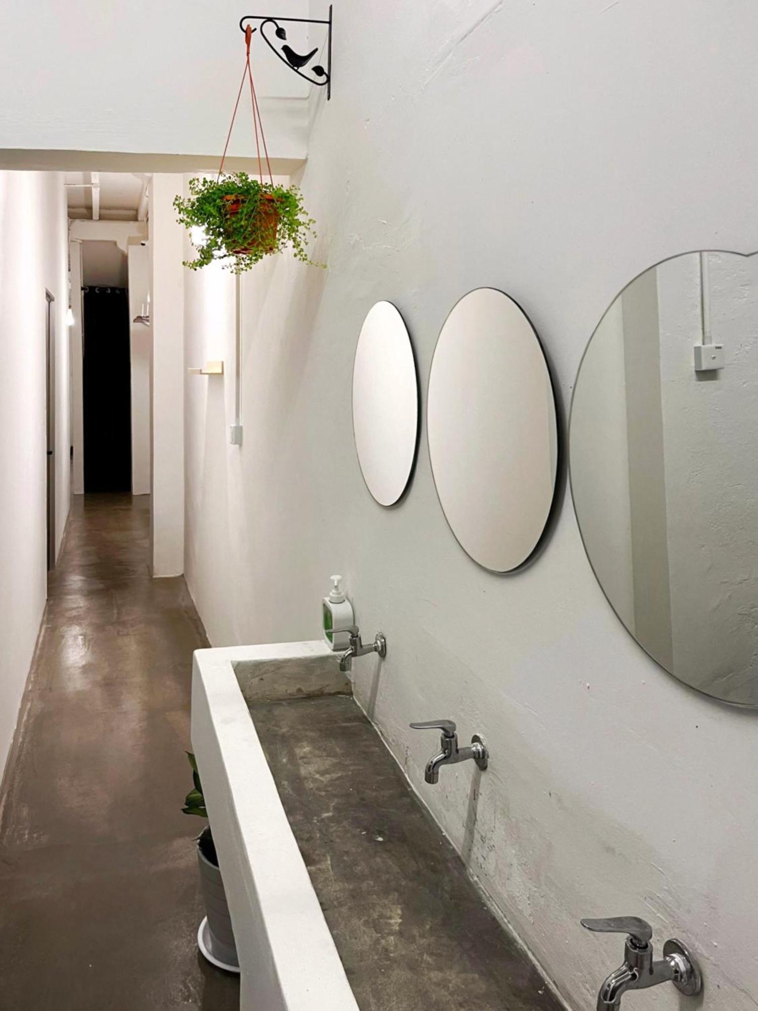 Pine Armenian Hostel George Town Bagian luar foto