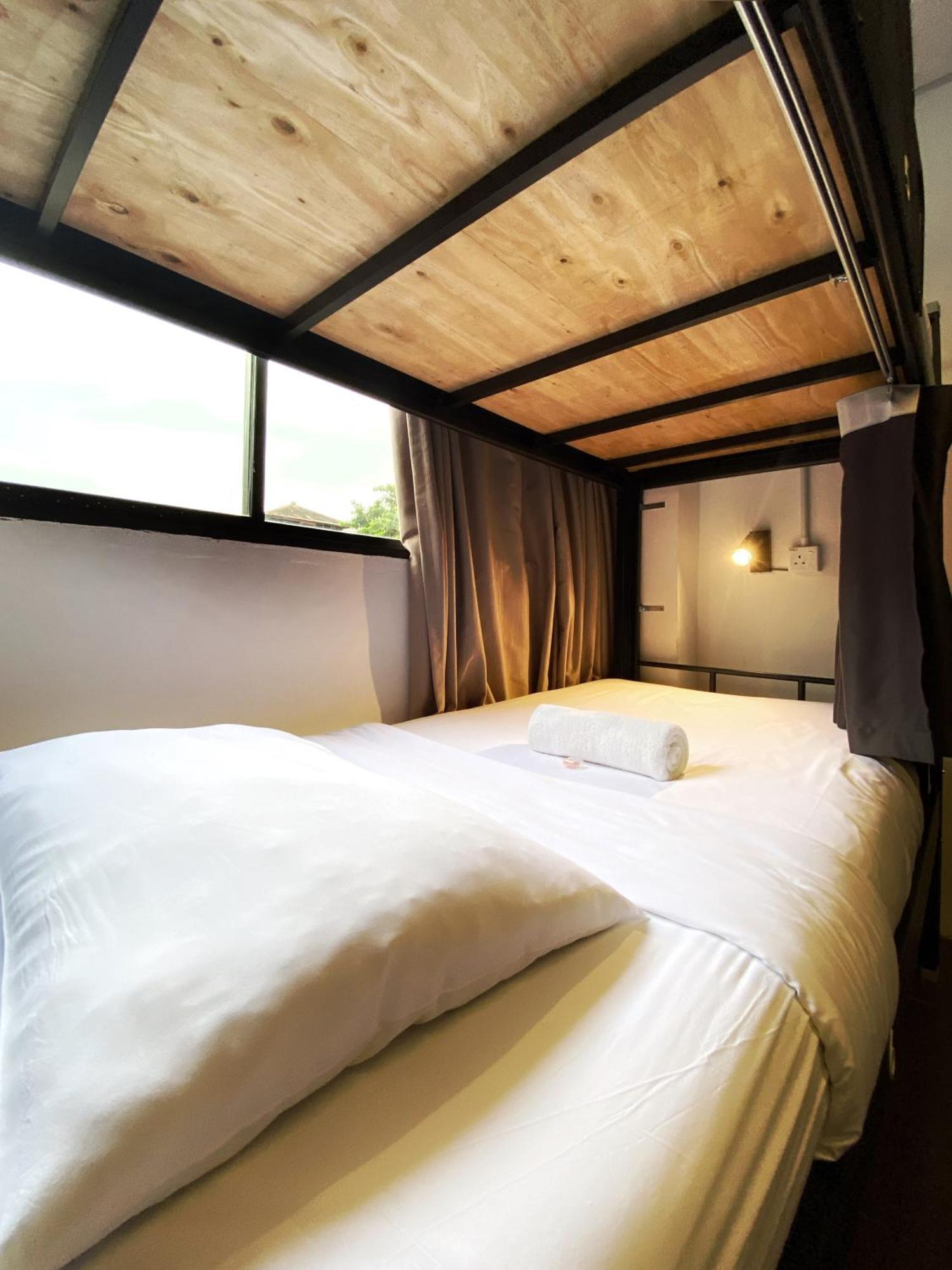 Pine Armenian Hostel George Town Bagian luar foto