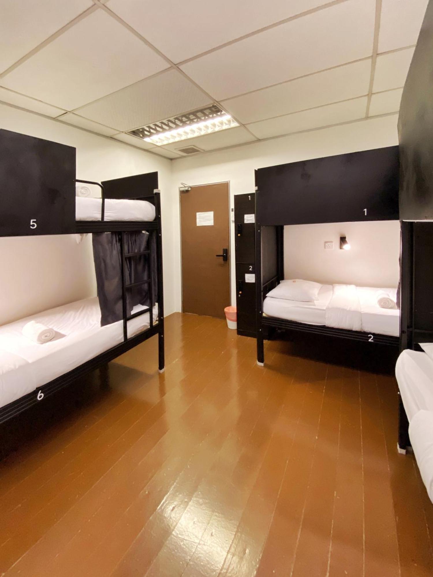 Pine Armenian Hostel George Town Bagian luar foto