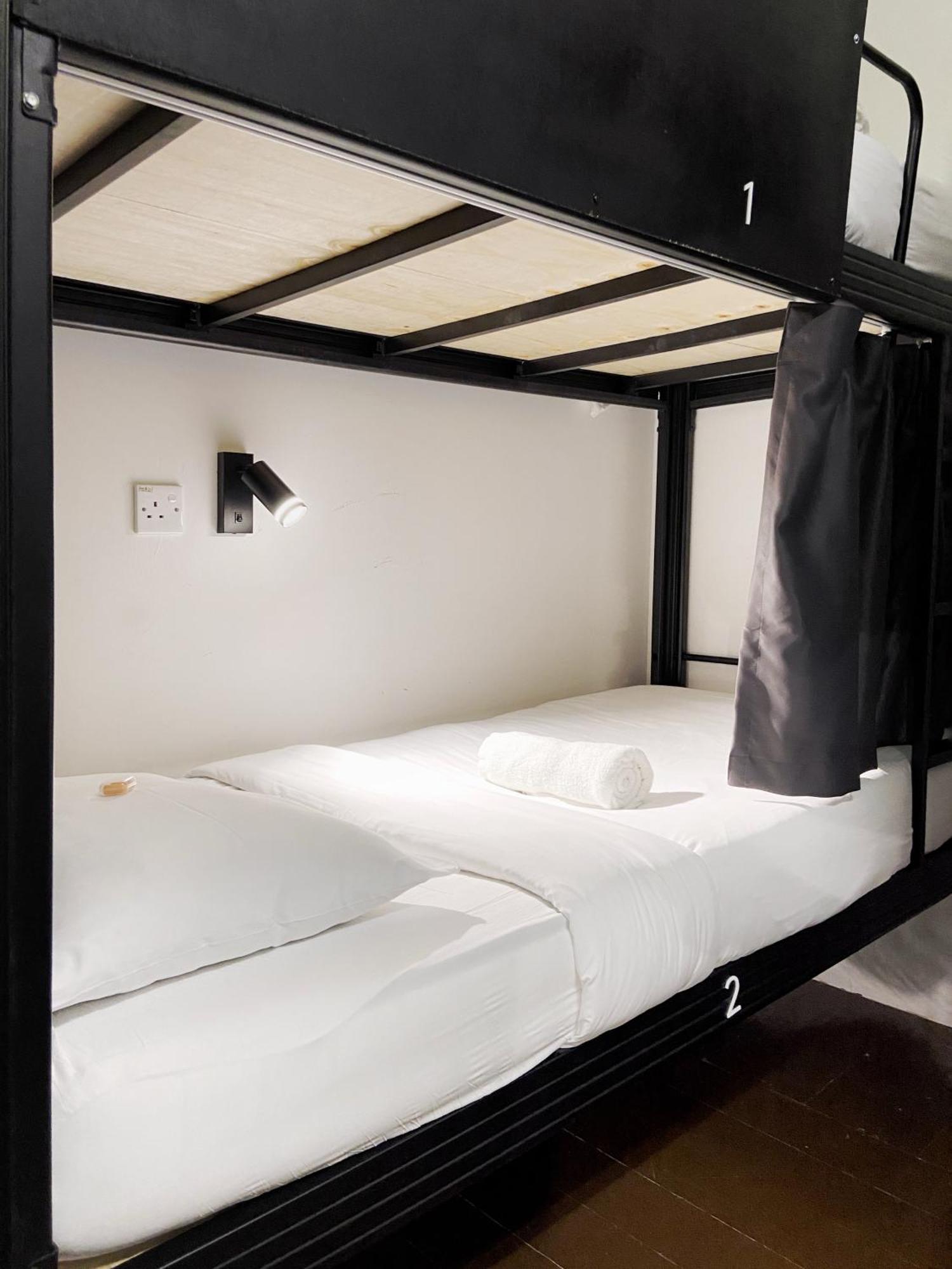 Pine Armenian Hostel George Town Bagian luar foto