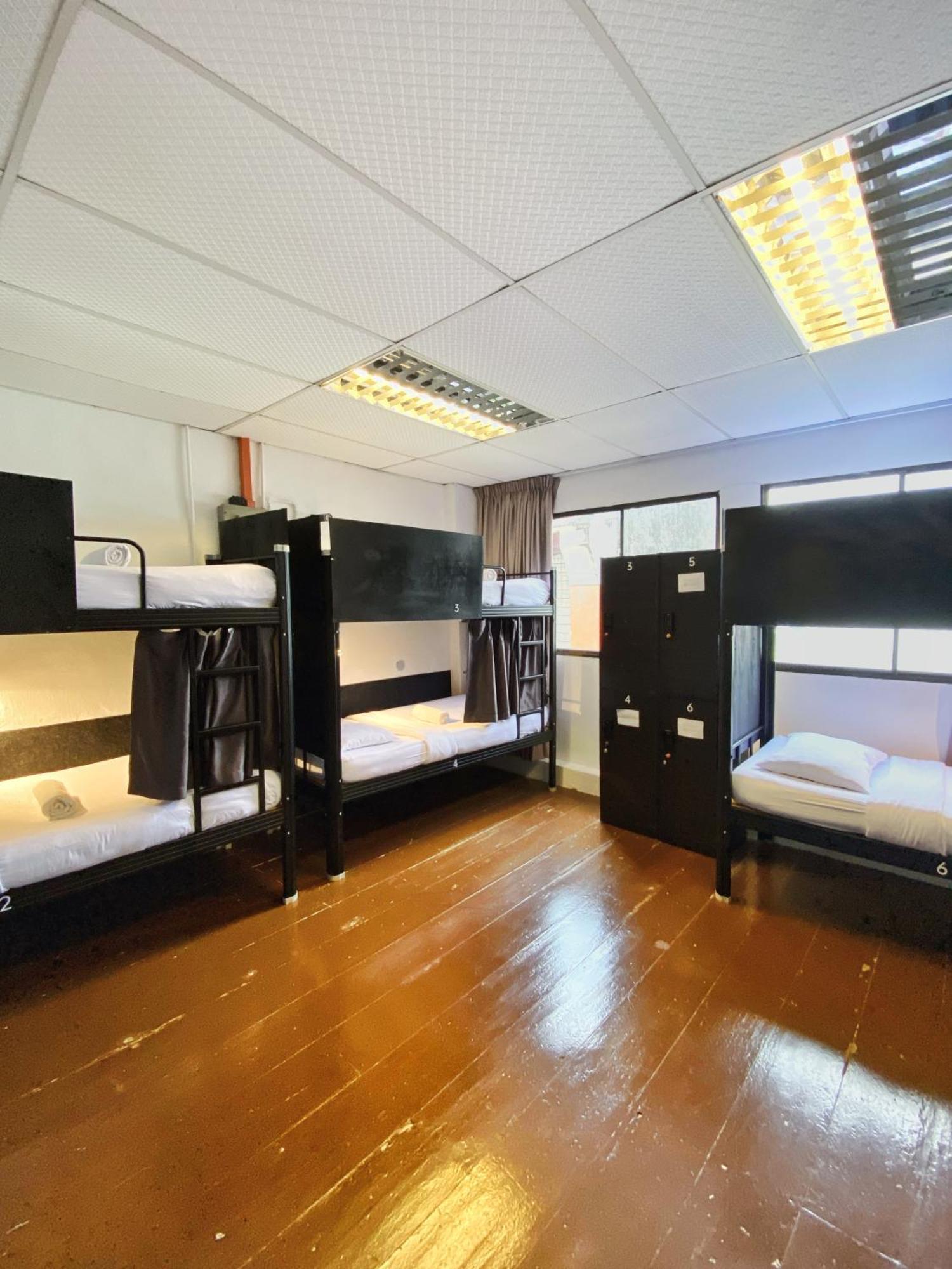 Pine Armenian Hostel George Town Bagian luar foto